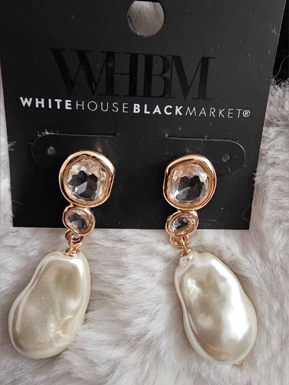 White House Black Market WHBM Baroque Pearl Crystal Drop Earrings NWT - Picture 3 of 5